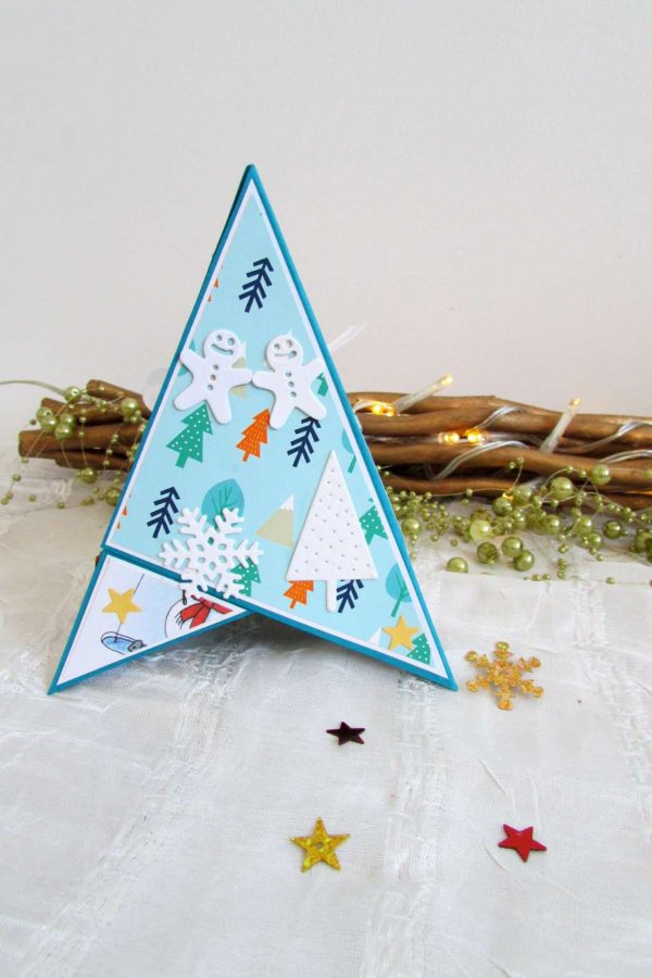 Коледна картичка пирамида Merry Christmas