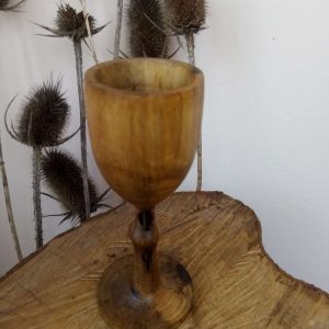 Чаша от дърво  орех