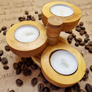 Атрактивен свещник от дървесина за 3 броя чаени свещи