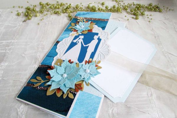 Луксозна сватбена картичка плик в бяло и синьо