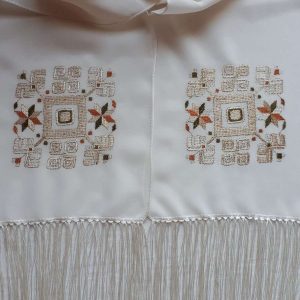 Ръчно бродиран копринен шал с автентичен български мотив - по поръчка