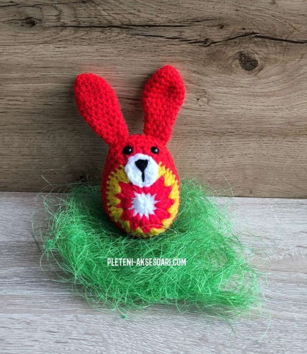 Плетени великденски зайчета-яйца - Червени