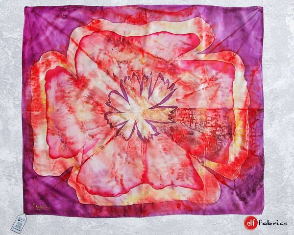 Копринен шал в червено и лилаво - наличен
