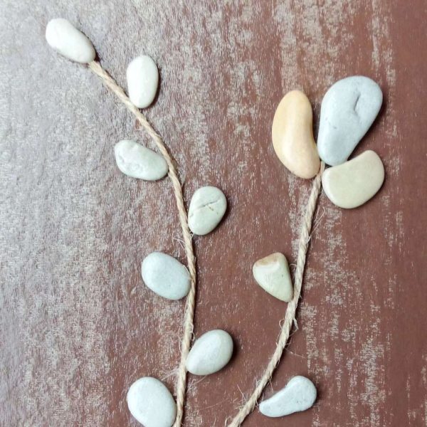 Картина / пано с морски камъчета - цветя