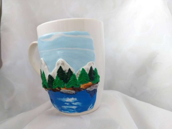 Чаша с планини, декорирана с полимерна глина