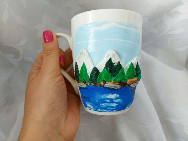 Чаша с планини, декорирана с полимерна глина