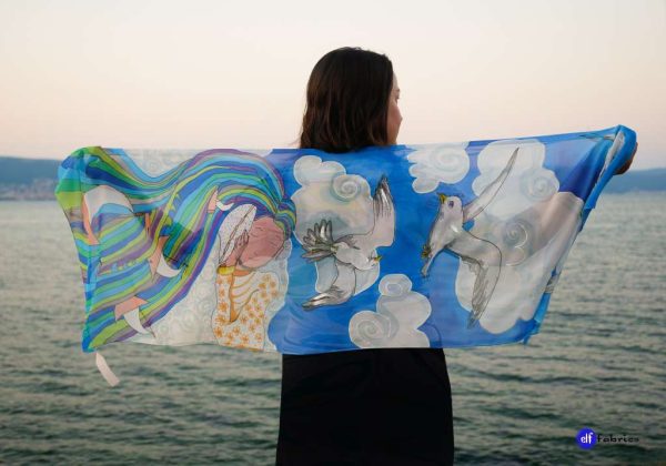 "Морски Сън" - авторски шал, подарък за мечтател и поет - наличен