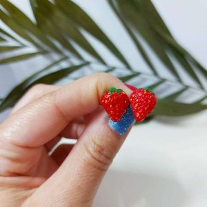 Обеци с ягоди от полимерна глина