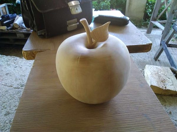 Голяма ябълка.
