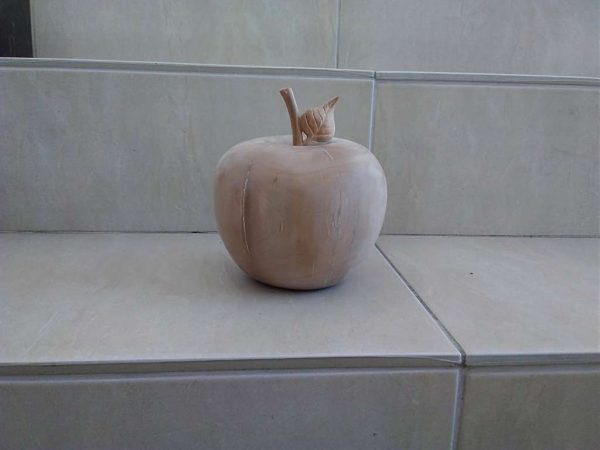 Голяма ябълка.
