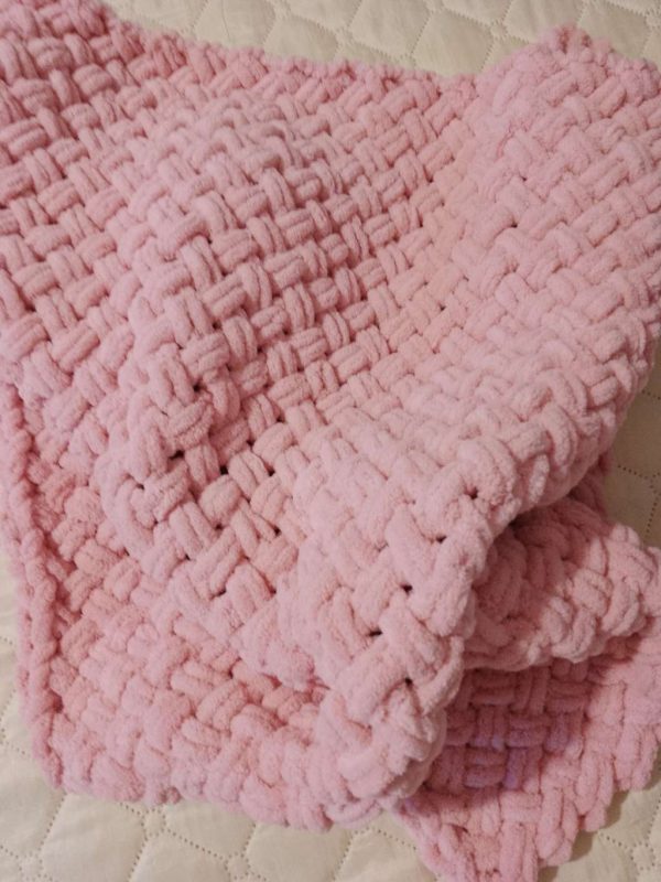 Ръчно изработена Бебешка Пелена, Размер 90/85см, Цвят - розова пудра