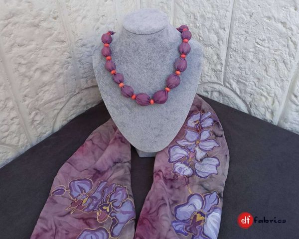 Малък копринен шал с красиви орхидеи, подарък за бизнес дама, наличен