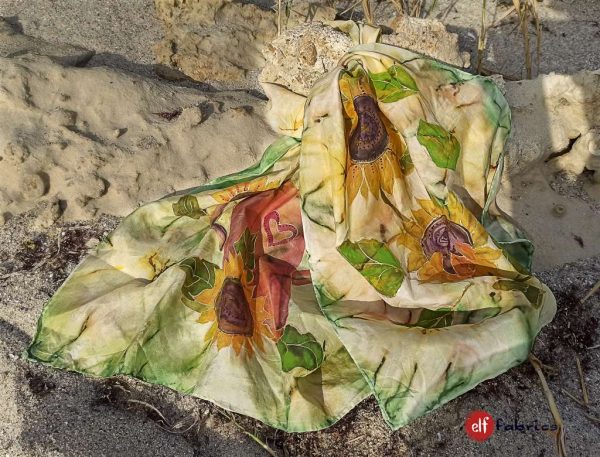 Копринен шал със слънчогледи - наличен