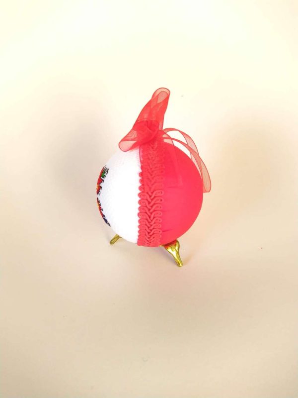Коледна топка с бродерия шевица