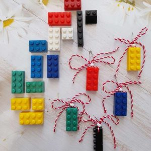 Мартеница брошка с тухличка от конструктор за Лего почитателите