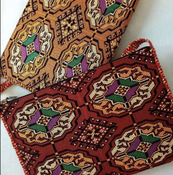 Ръчно изработена дамска чанта за грим в ориенталски стил с цип