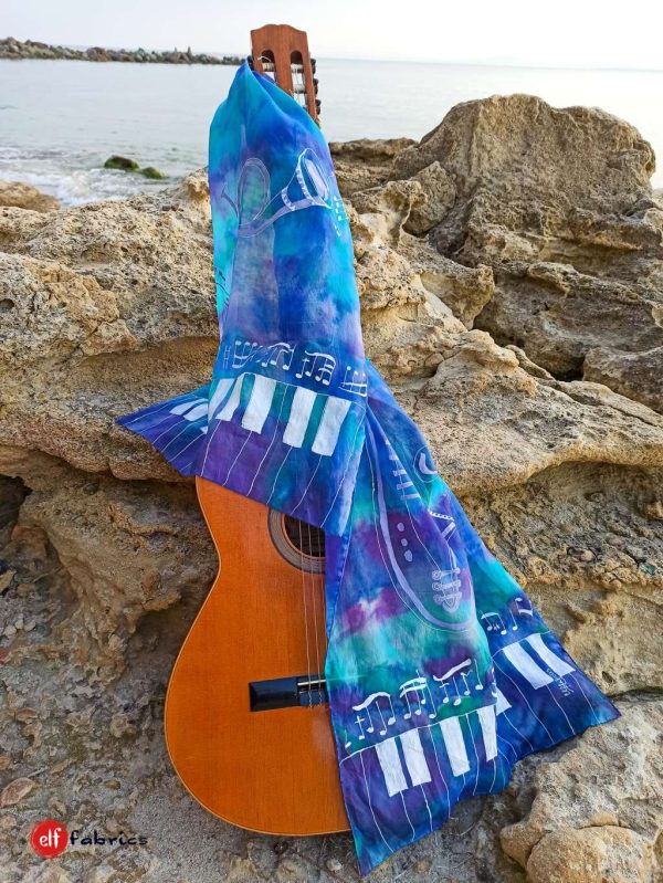 Копринен шал "Музика", подарък за музикант, подарък за певица, наличен