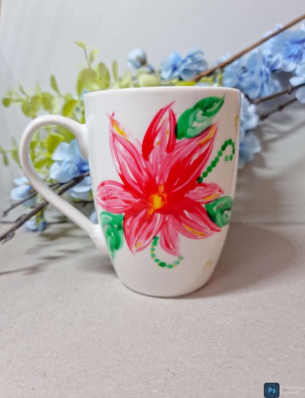 Чаша с цветя изрисувана с водоустойчиви бои