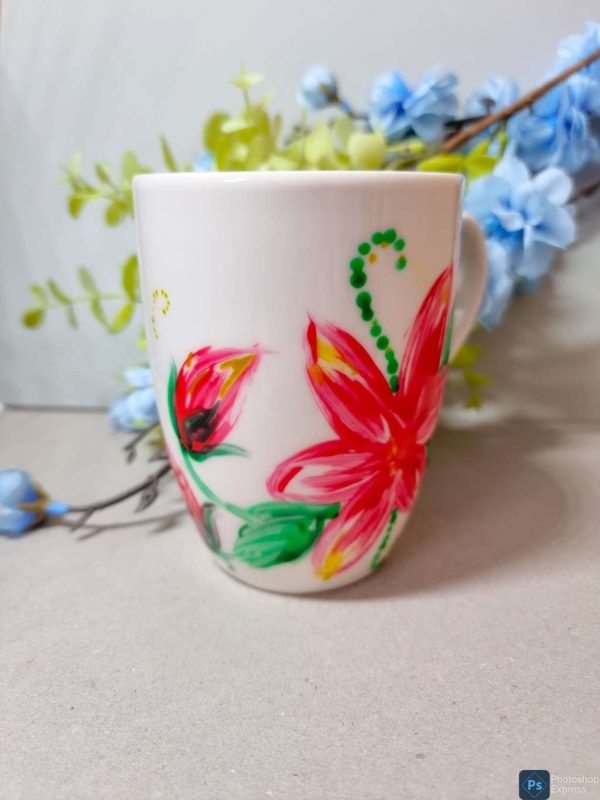 Чаша с цветя изрисувана с водоустойчиви бои