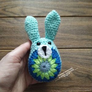 Великденски зайчета яйца - зелени и сини