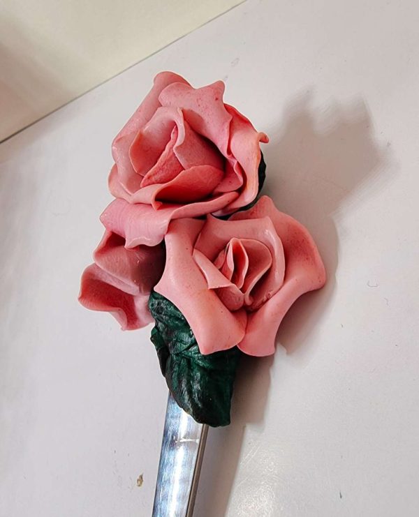 Лъжичка с три рози от полимерна глина