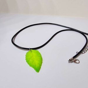 Колие с листо от полимерна глина Колие с листо от полимерна глина