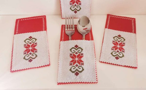 Калъф за прибори с бродирана шевица