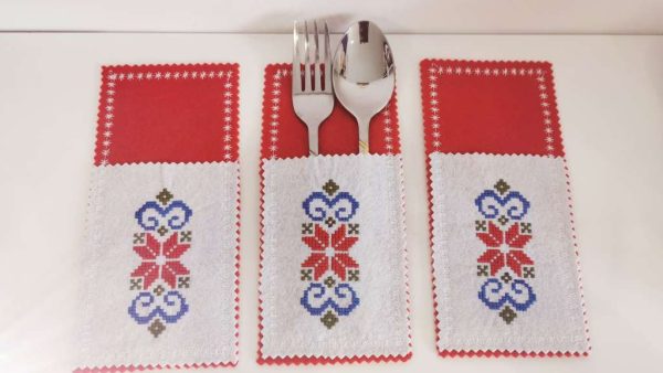 Калъф за прибори с бродирана шевица
