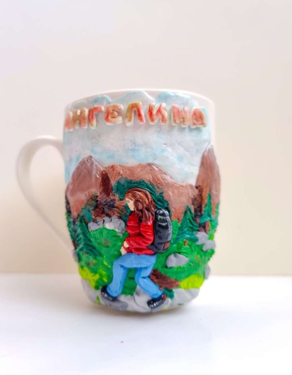 Чаша с дама в планината, декорирана с полимерна глина