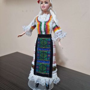 Кукла в традиционен костюм от Кюстендилско