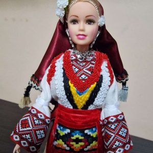 Кукла в традиционен костюм от Пиринско