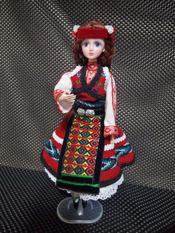 Кукла в костюм от Добруджа