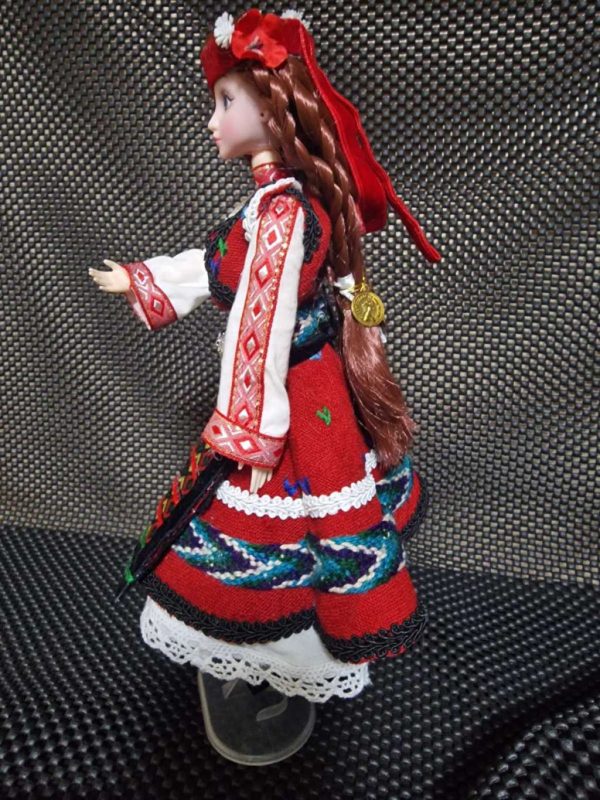 Кукла в костюм от Добруджа