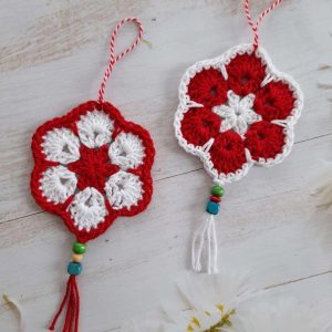 Ръчно правени мартеници Ръчно плетена мартеница за колата