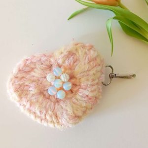 Ключодържател сърце с естествени камъни