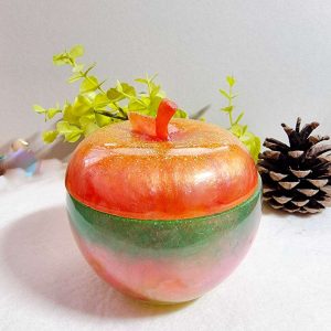 Бурканче ябълка от епоксидна смола