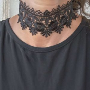 Черно колие чокър от дантела