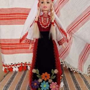 кукла в тракийска носия