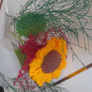 Букет от плетени цветя