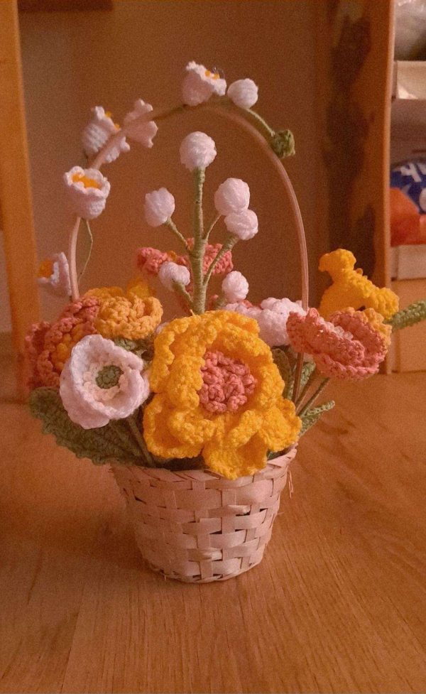 Кошница с летни цветя