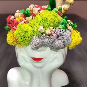 Лице на дама със скандинавски мъх