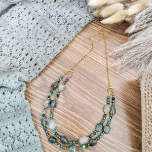 Двуредно колие с ахат и полускъпоценни смарагди