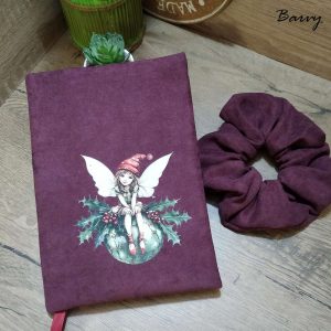 “Коледна феичка” – комплект от дрешка за книга и скрънчи “Коледна феичка” – комплект от дрешка за книга и скрънчи