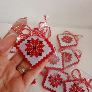 Мартенички с бродерия Мартенички с бродерия