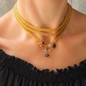 Колие с мъниста и чипс от естествени камъни "Златен блясък"