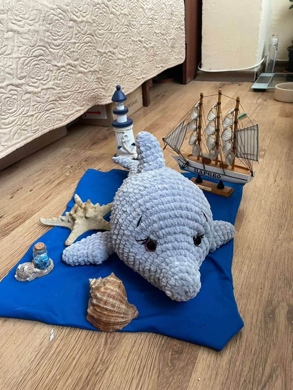 Ръчно плетен делфин – голям и очарователен 🐬 Ръчно плетен делфин – голям и очарователен 🐬