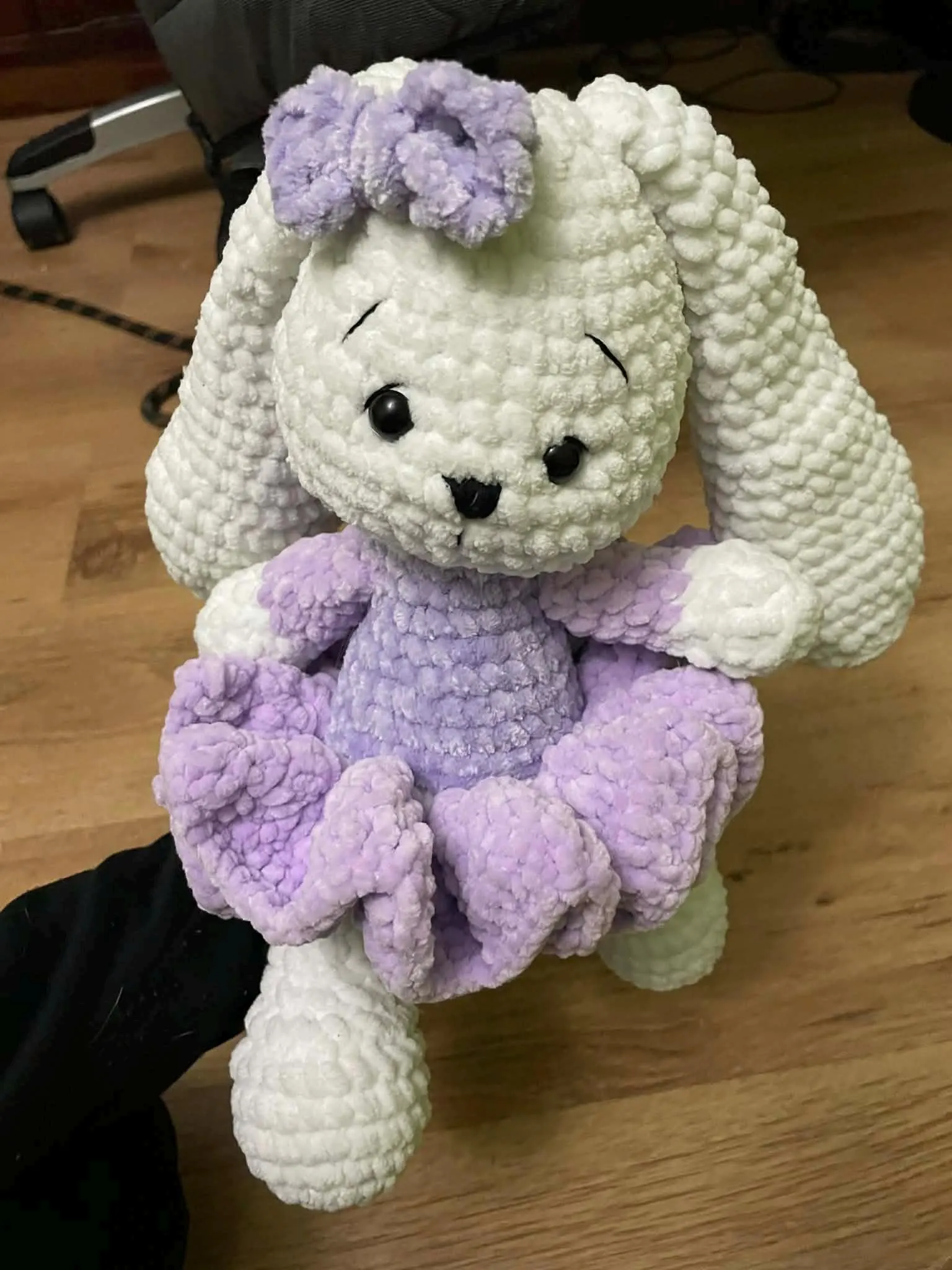 Ръчно плетено зайче балерина с лилава рокля 🐰🩰 Ръчно плетено зайче балерина с лилава рокля 🐰🩰