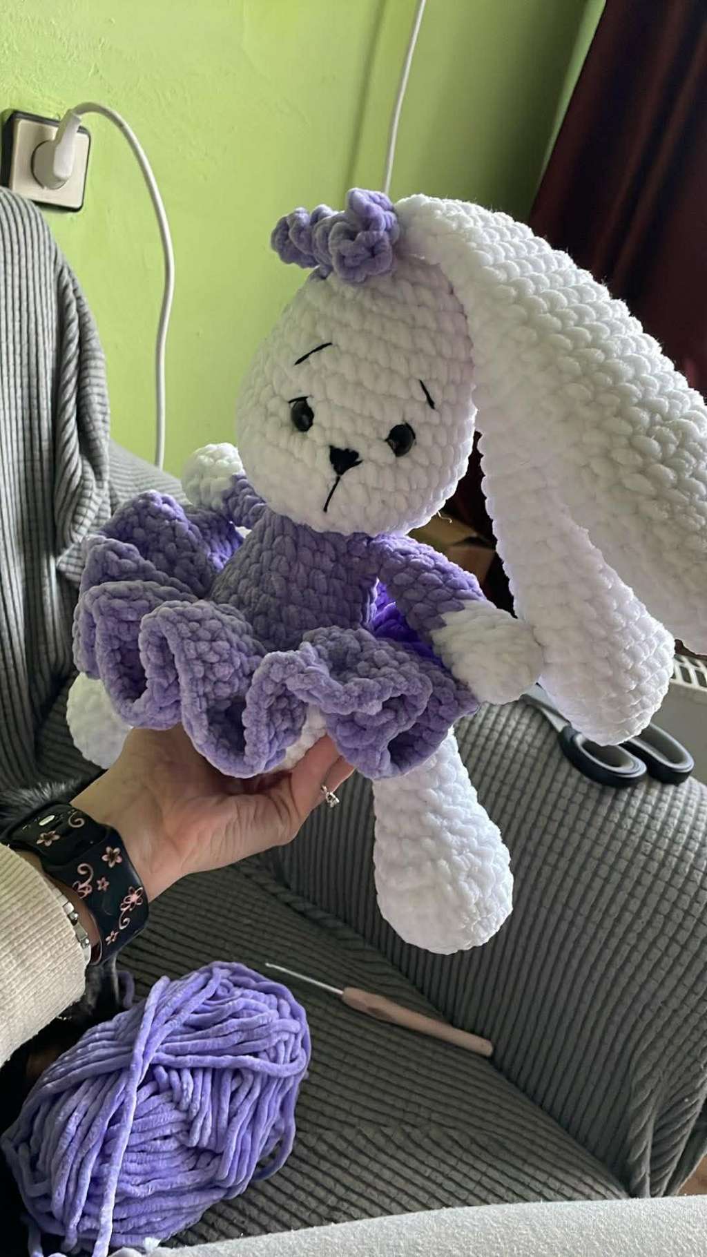 Ръчно плетено зайче балерина с лилава рокля 🐰🩰 Ръчно плетено зайче балерина с лилава рокля 🐰🩰