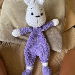 Ръчно плетено зайче комфортeр – нежен приятел 🐰