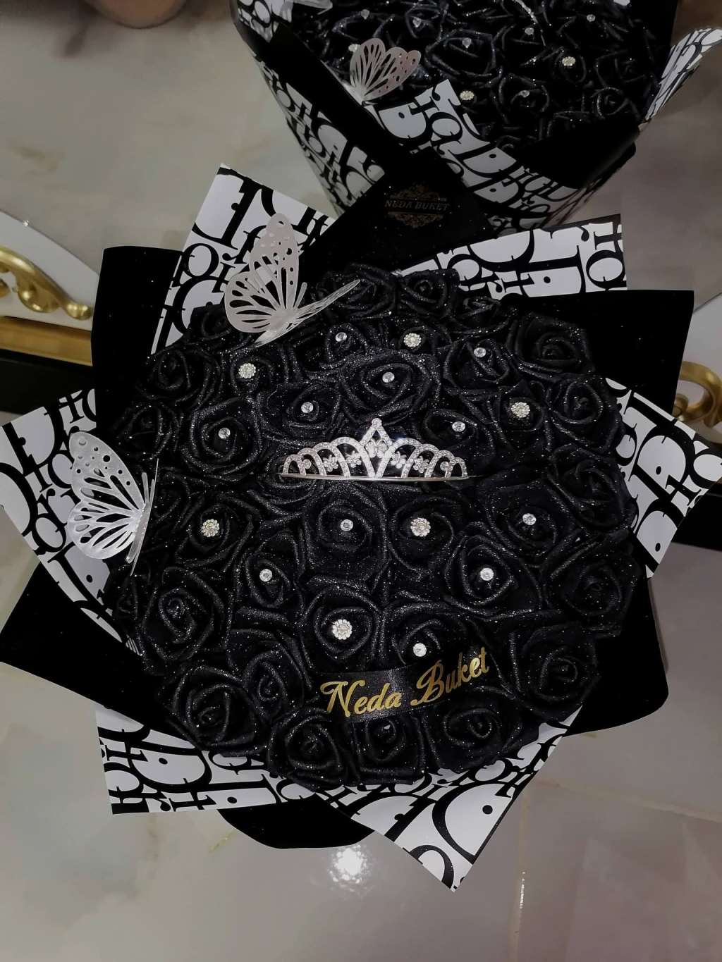 вечен букет с корона вечен букет с корона